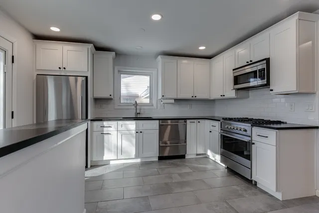 $3,000 | 1311 East Euclid Avenue, Arlington Heights, IL 60004