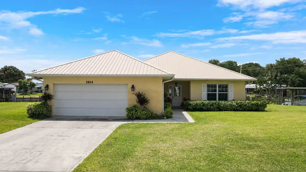 $450,000 | 1914 Southeast 30th Street, Okeechobee, FL 34974