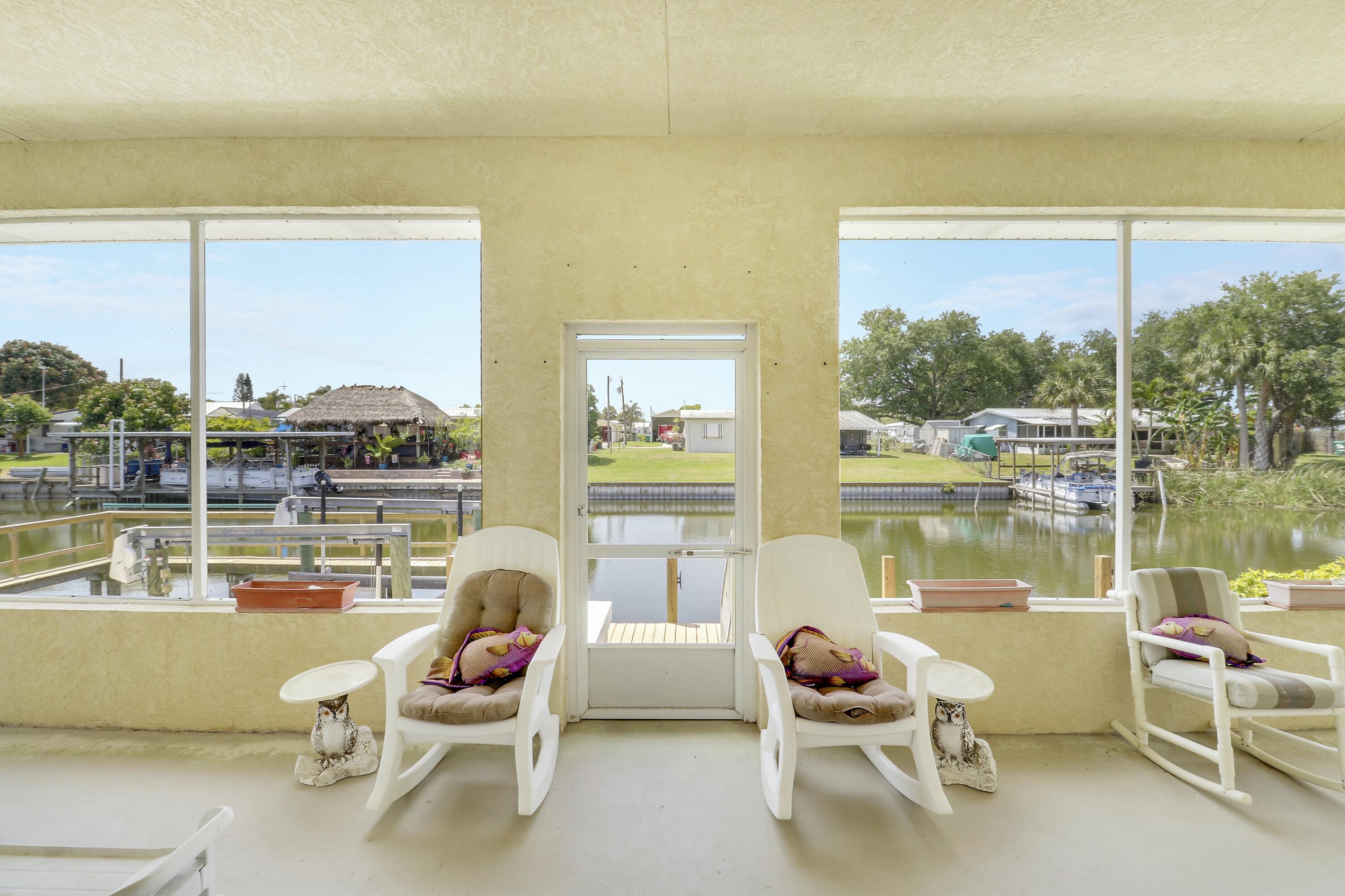 1914 Southeast 30th Street Okeechobee, FL 34974 - Photo 21 of 41 Patio