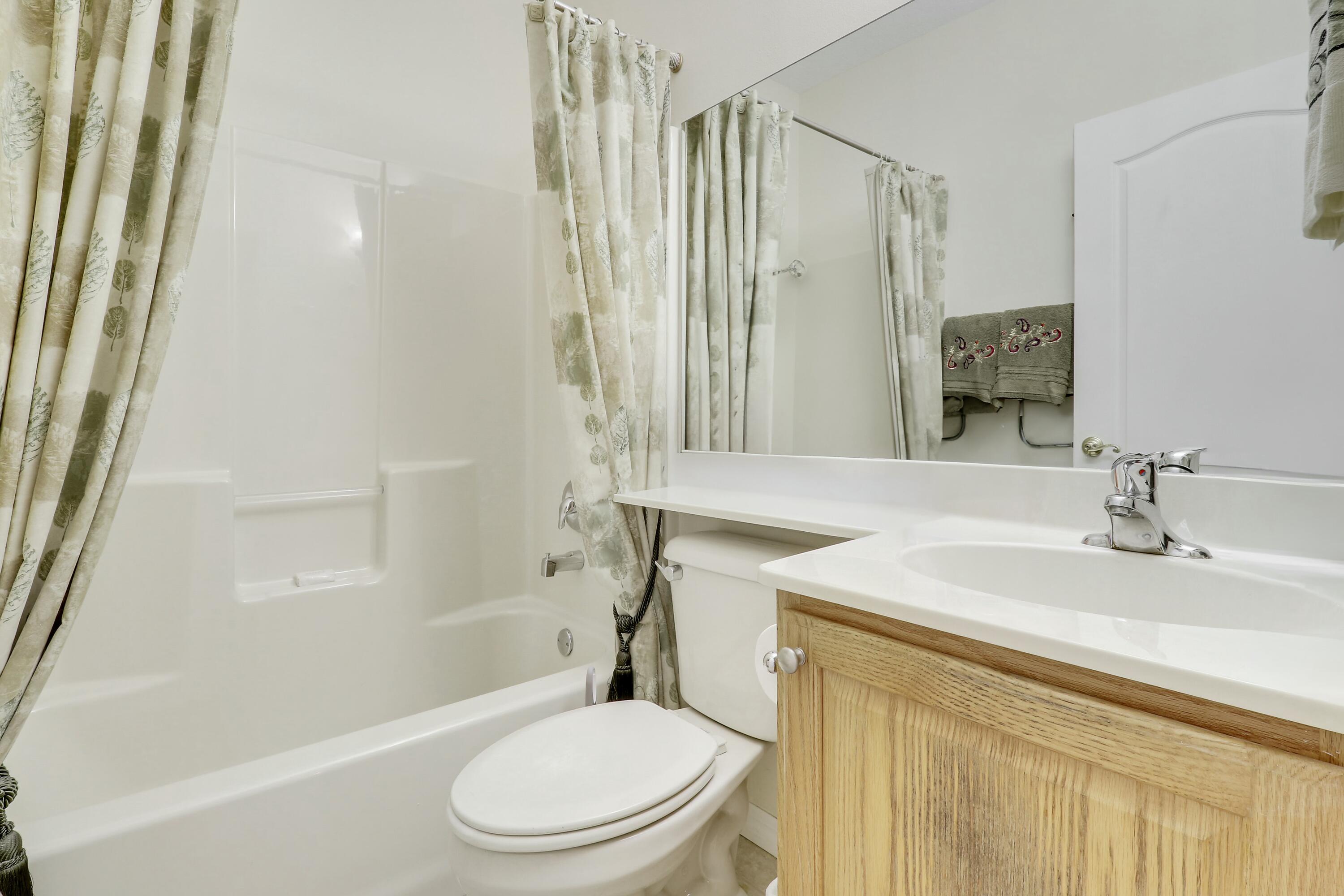 1914 Southeast 30th Street Okeechobee, FL 34974 - Photo 27 of 41 Bathroom 2