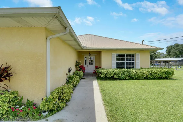 $450,000 | 1914 Southeast 30th Street, Okeechobee, FL 34974
