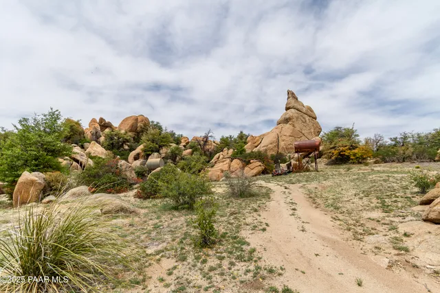 $1,757,000 | 1320 Grisby Road, Skull Valley, AZ 86338