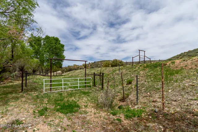 $1,757,000 | 1320 Grisby Road, Skull Valley, AZ 86338