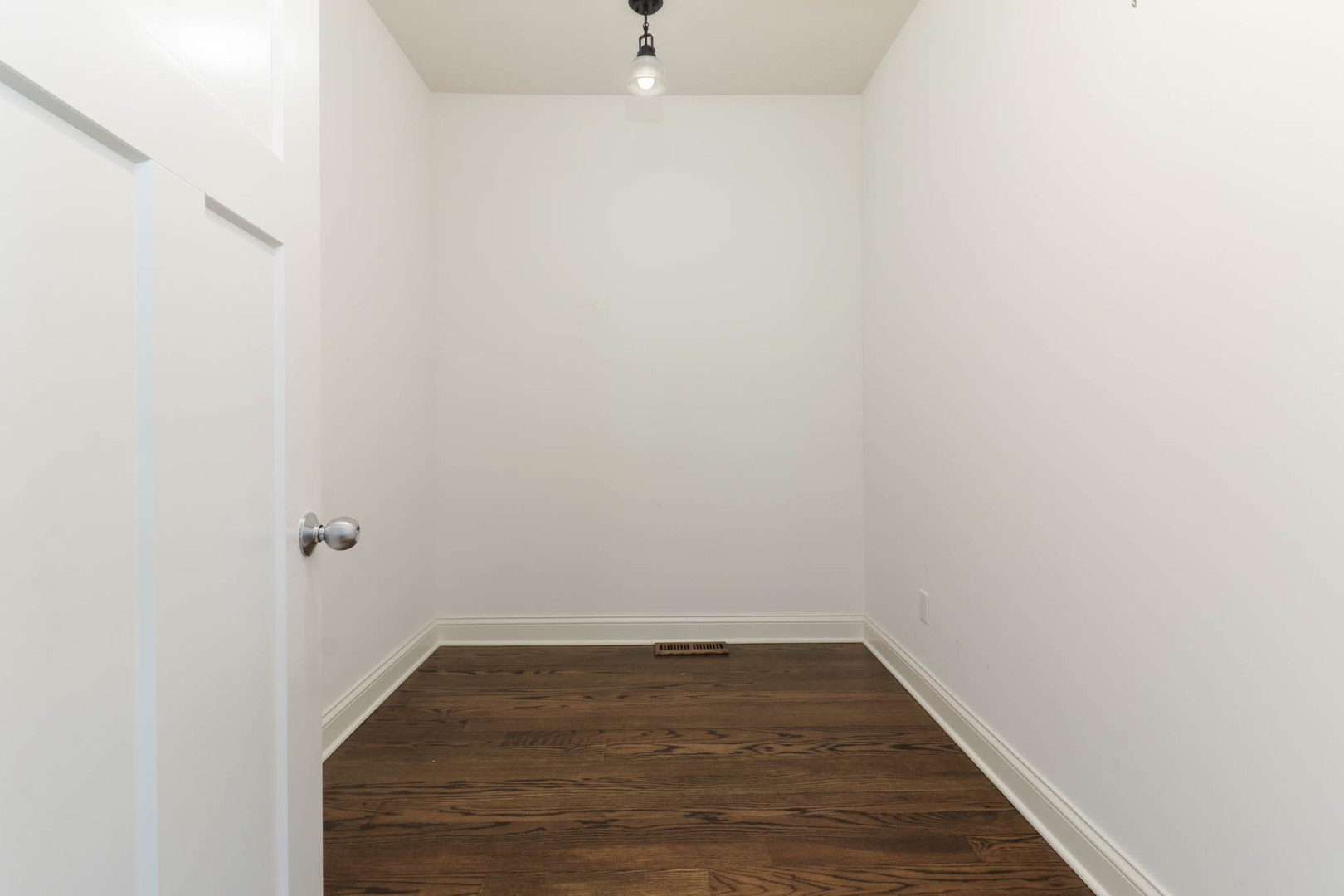 16658 North 200 East Road Danvers, IL 61732 - Photo 27 of 47 a view of a room with wooden floor and a window