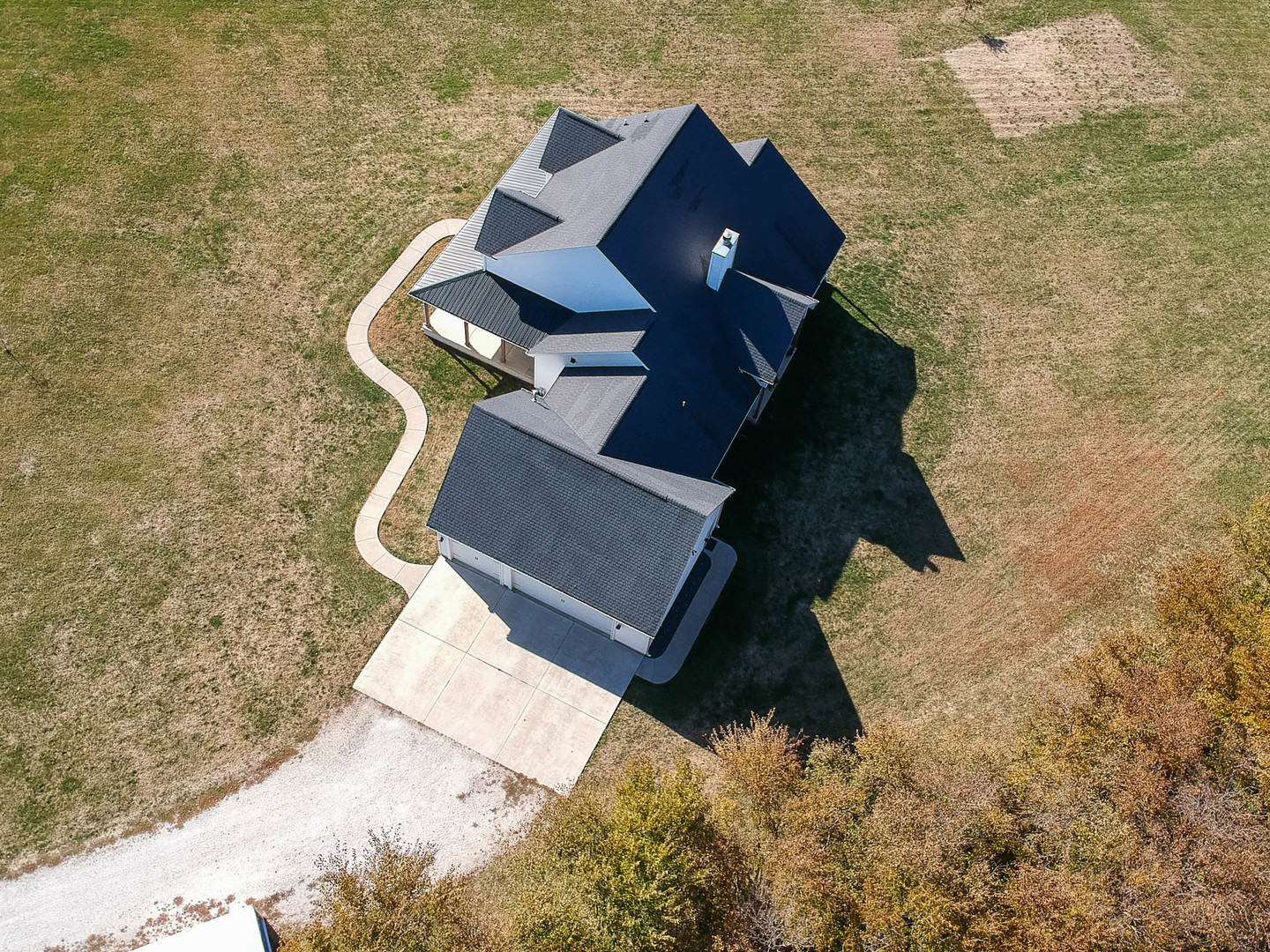 16658 North 200 East Road Danvers, IL 61732 - Photo 40 of 47 an aerial view of a house with a yard