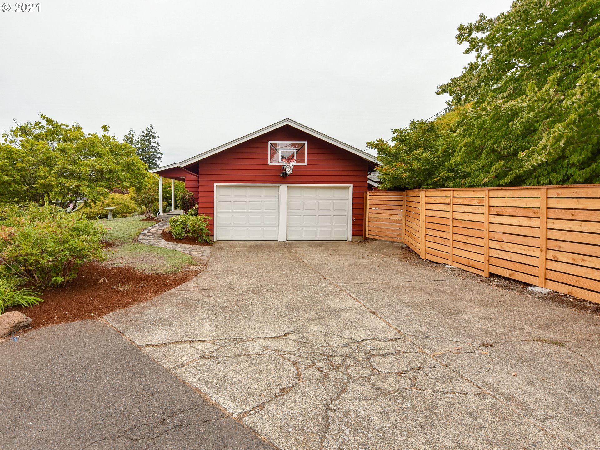 2610 Southwest 84th Avenue Portland, OR 97225 - Photo 30 of 32 Gallery Image 30