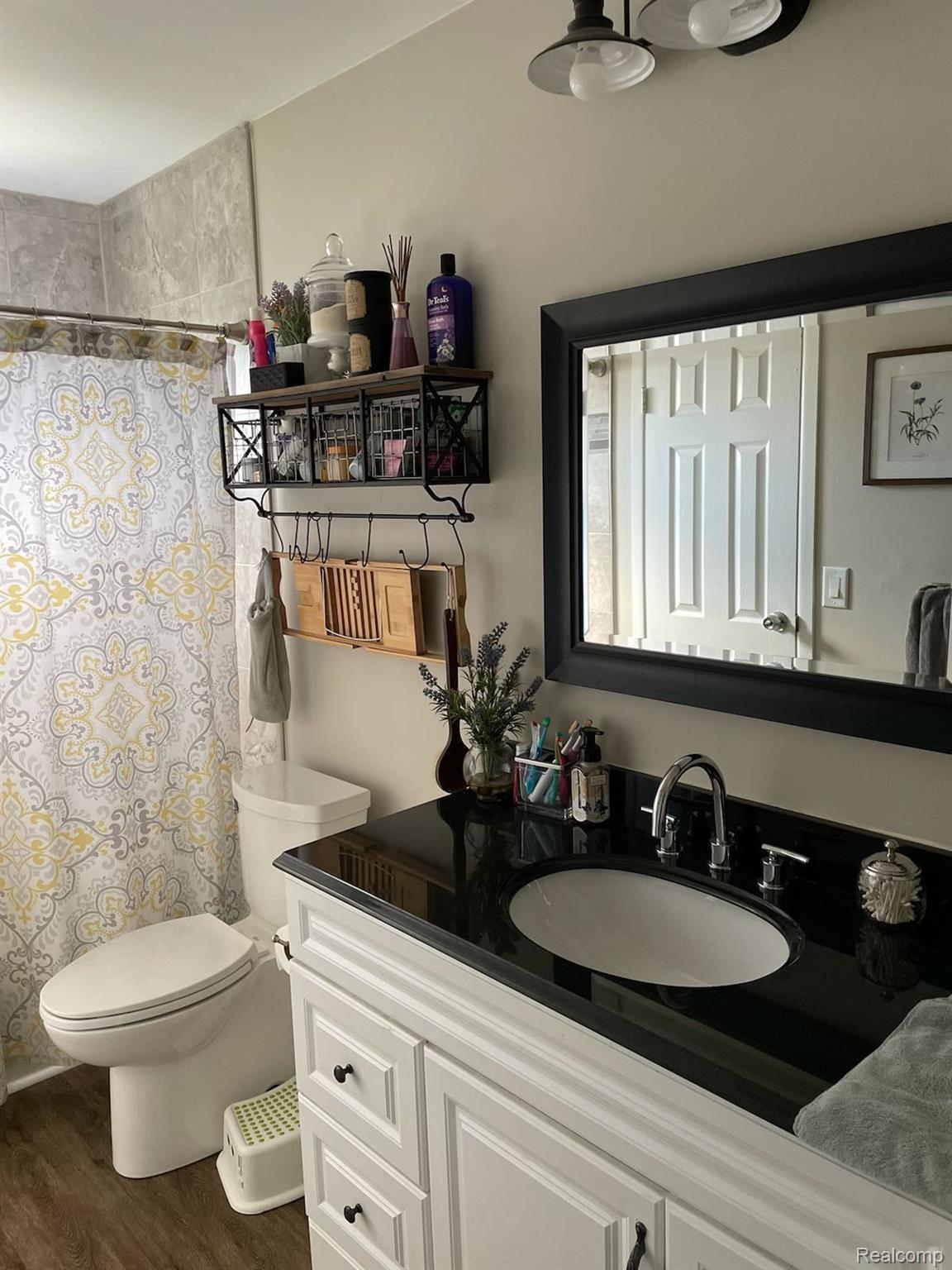 22271 Derby Road Trenton, MI 48183 - Photo 12 of 23 Gallery Image 12