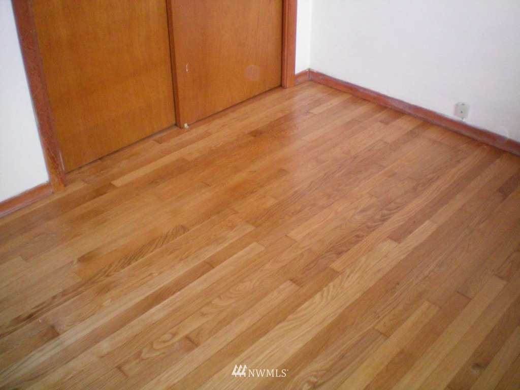 325 Wells Avenue North Renton, WA 98057 - Photo 11 of 13 Gallery Image 11