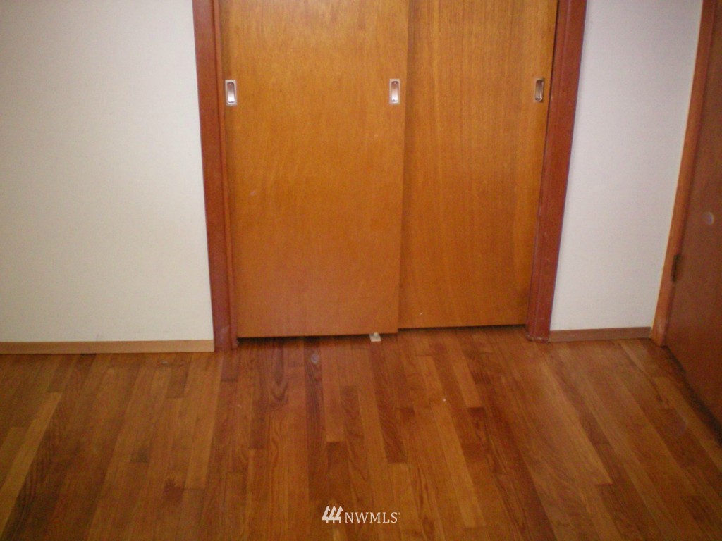 325 Wells Avenue North Renton, WA 98057 - Photo 10 of 13 Gallery Image 10