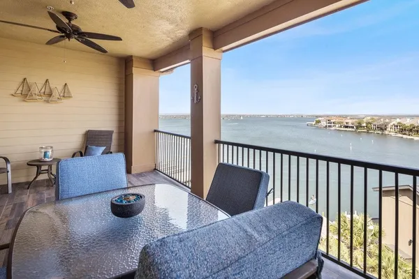 $1,100,000 | 96 Island Drive, Horseshoe Bay, TX 78657