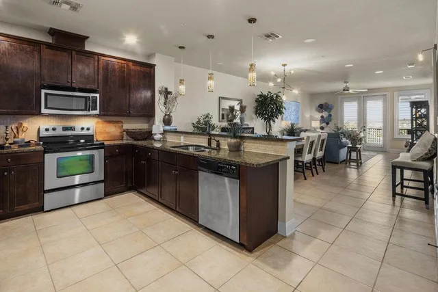 $1,100,000 | 96 Island Drive, Horseshoe Bay, TX 78657