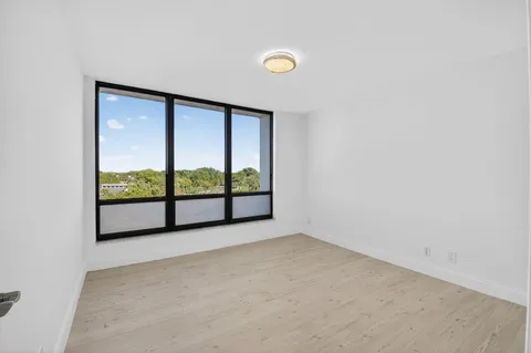 $635,000 | 7738 Lakeside Boulevard, Unit 352, Boca Raton, FL 33434