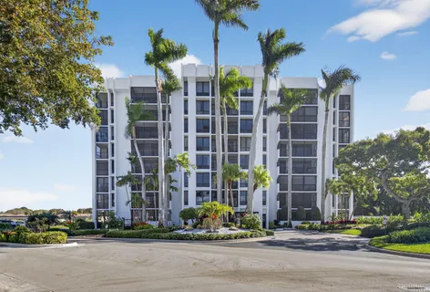 $635,000 | 7738 Lakeside Boulevard, Unit 352, Boca Raton, FL 33434