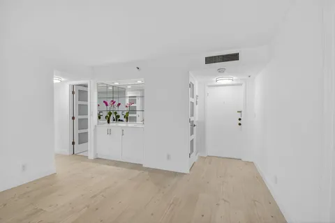 $635,000 | 7738 Lakeside Boulevard, Unit 352, Boca Raton, FL 33434