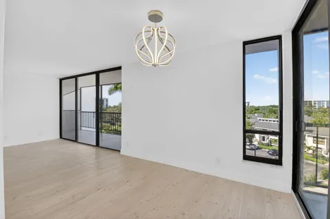 $635,000 | 7738 Lakeside Boulevard, Unit 352, Boca Raton, FL 33434