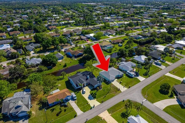 $479,000 | 2372 Southeast Maslan Avenue, Port St. Lucie, FL 34952