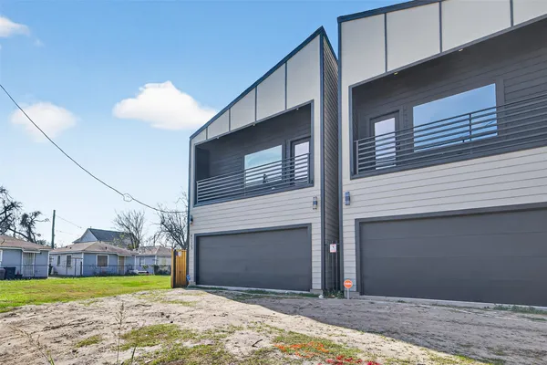 $2,750 | 4117 Yale Street, Houston, TX 77018