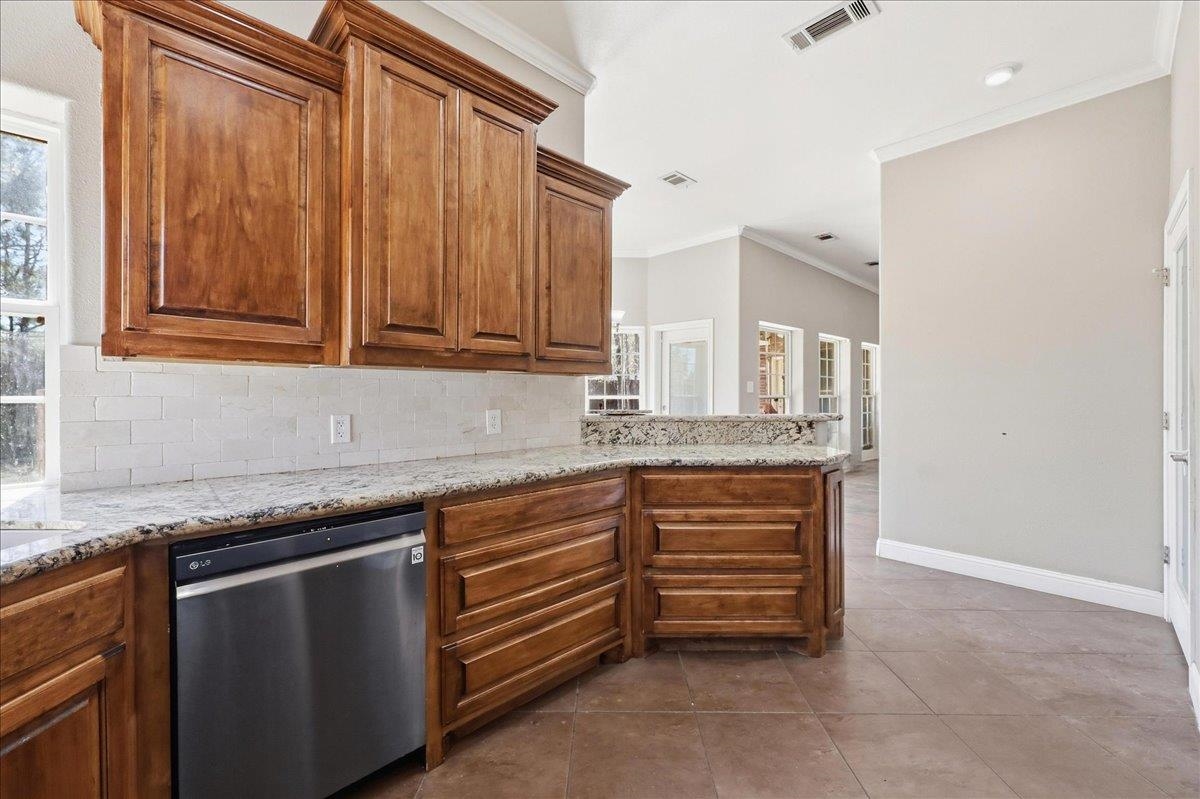 1045 Cedar Ridge Orange, TX 77632 - Photo 11 of 30