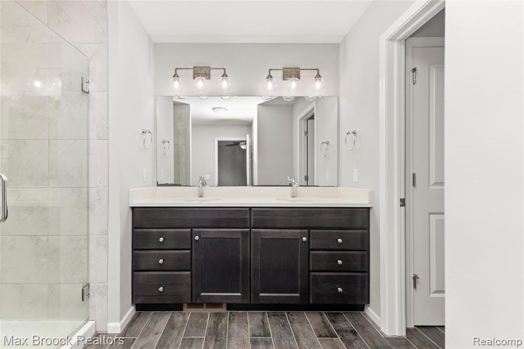 4211 Kent Road Royal Oak, MI 48073 - Photo 37 of 54
