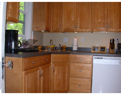 134 Newland Road Arlington, MA 02474 - Photo 3 of 10 Gallery Image 3