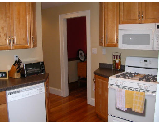 134 Newland Road Arlington, MA 02474 - Photo 4 of 10 Gallery Image 4