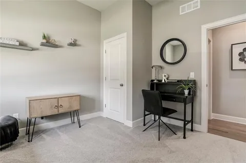 $575,000 | 19616 West 100th Terrace, Lenexa, KS 66220