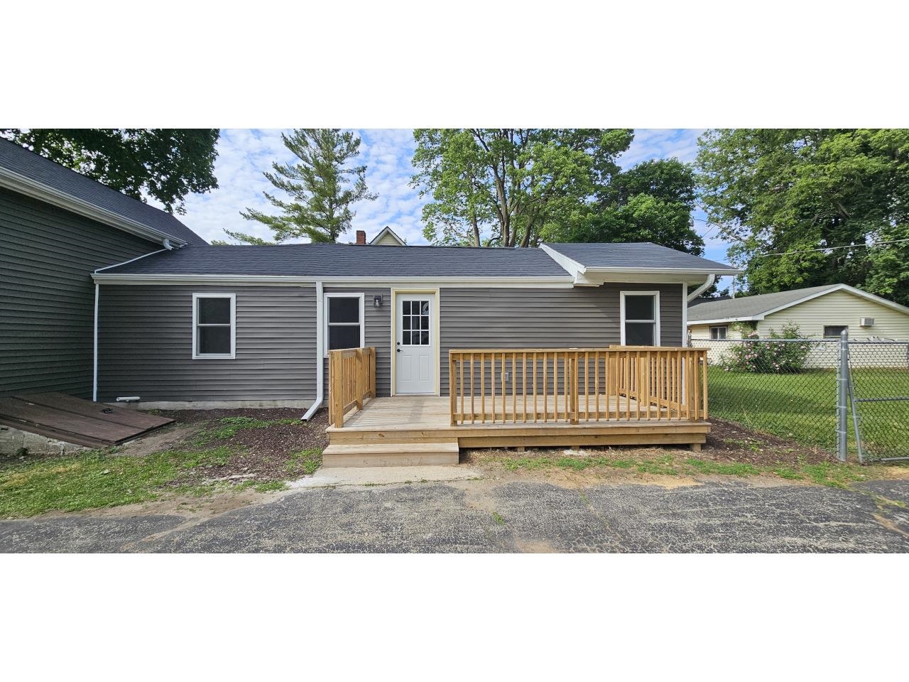831 Harrison Avenue Beloit, WI 53511 - Photo 8 of 34