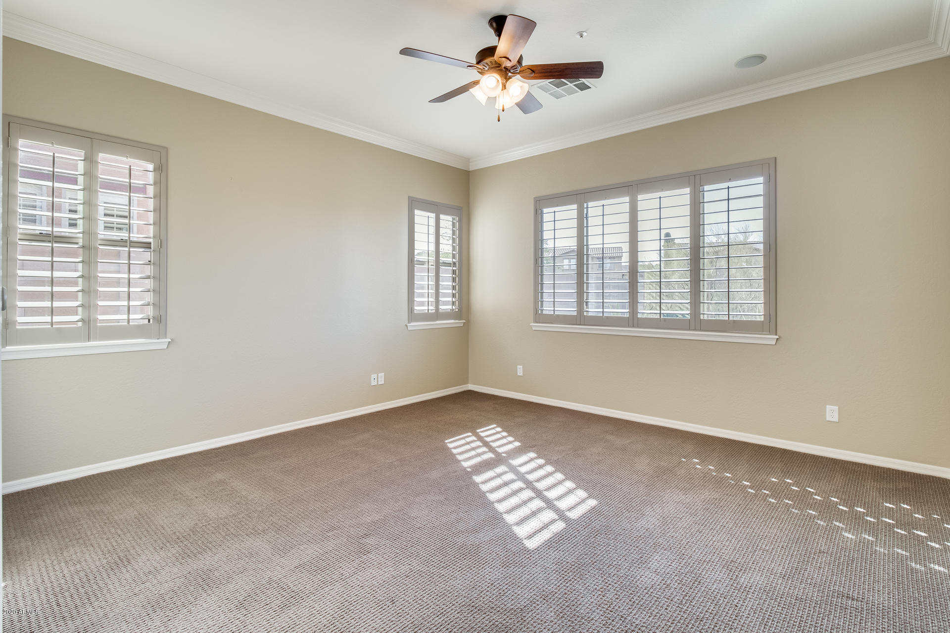 18352 Verdin Road Goodyear, AZ 85338 - Photo 4 of 32 Gallery Image 4