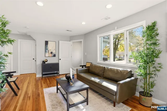 $779,000 | 59 Grove Avenue, East Hanover, NJ 07936