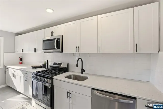 $779,000 | 59 Grove Avenue, East Hanover, NJ 07936