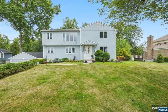 $779,000 | 59 Grove Avenue, East Hanover, NJ 07936