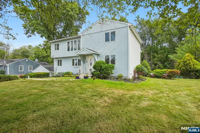 $779,000 | 59 Grove Avenue, East Hanover, NJ 07936