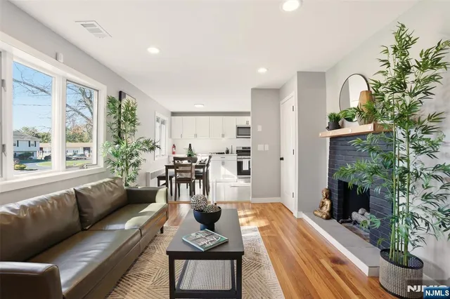 $779,000 | 59 Grove Avenue, East Hanover, NJ 07936