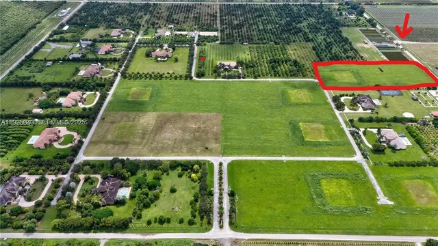 $900,000 | 31510 Southwest 215th Avenue, Homestead, FL 33030