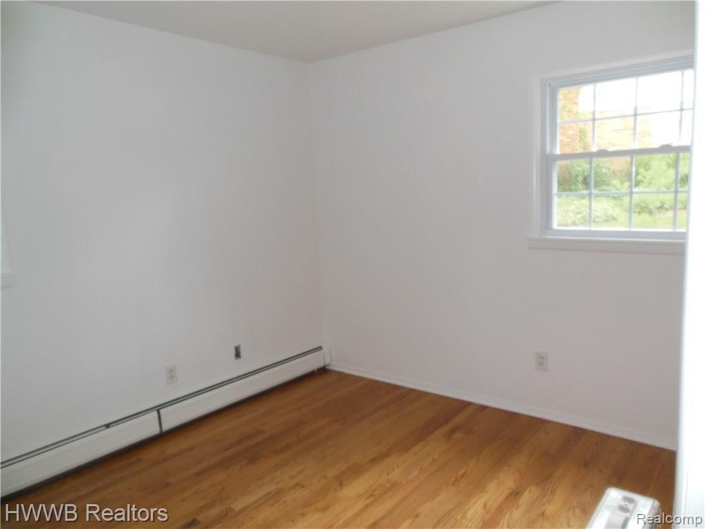 30019 Wicklow Road Farmington Hills, MI 48334 - Photo 14 of 17