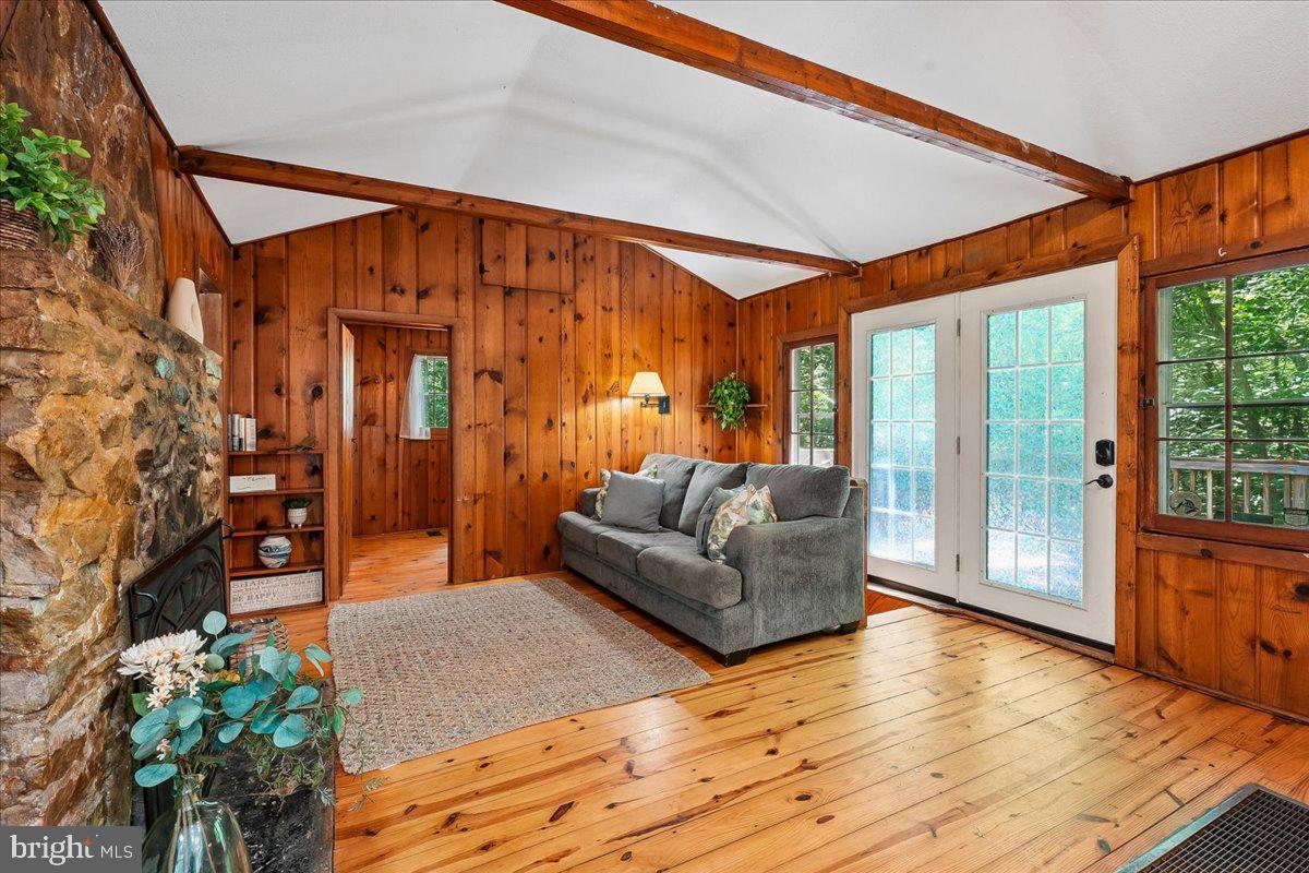 12000 Mente Road Manassas, VA 20112 - Photo 16 of 30 Rich Wood Paneling and flooring