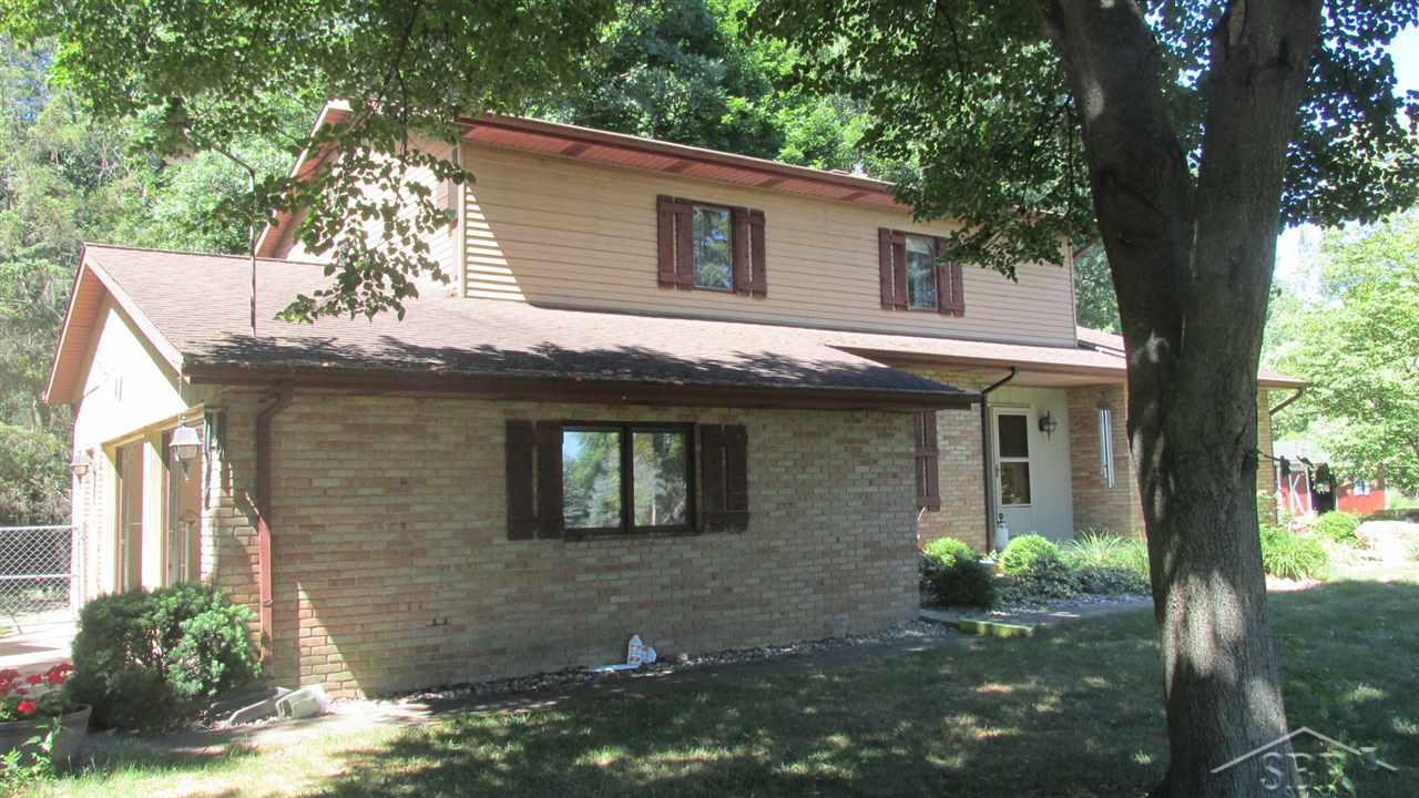 7290 Maple Road Frankenmuth, MI 48734 - Photo 2 of 26 31356978-1.JPG