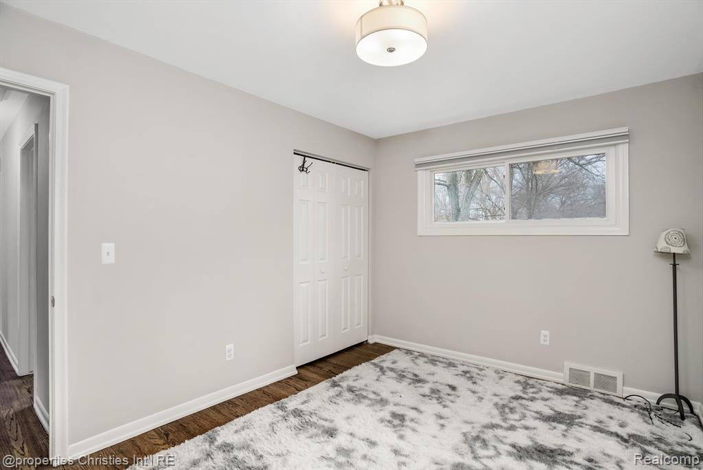 1136 Sycamore Drive Rochester, MI 48307 - Photo 21 of 41