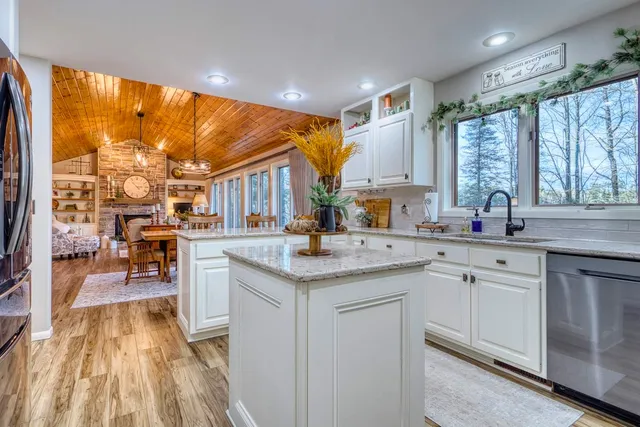 $649,900 | 16542 Ridge Rock Road, Hayward, WI 54843