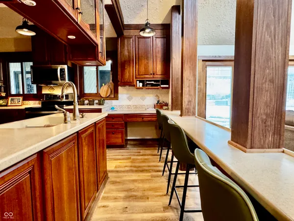 $395,000 | 560 Sir Lancelot Drive, Seymour, IN 47274