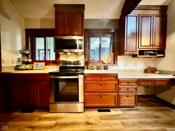 $395,000 | 560 Sir Lancelot Drive, Seymour, IN 47274