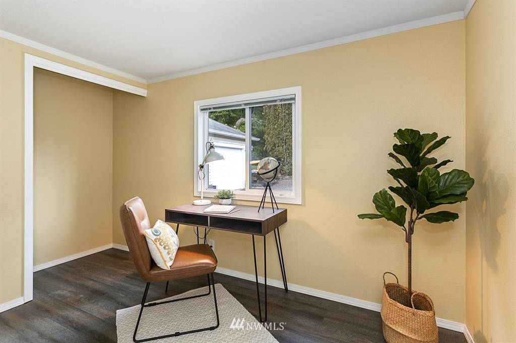 520 North Carpenter Road Snohomish, WA 98290 - Photo 14 of 25 a view of a workspace with furniture and a potted plant