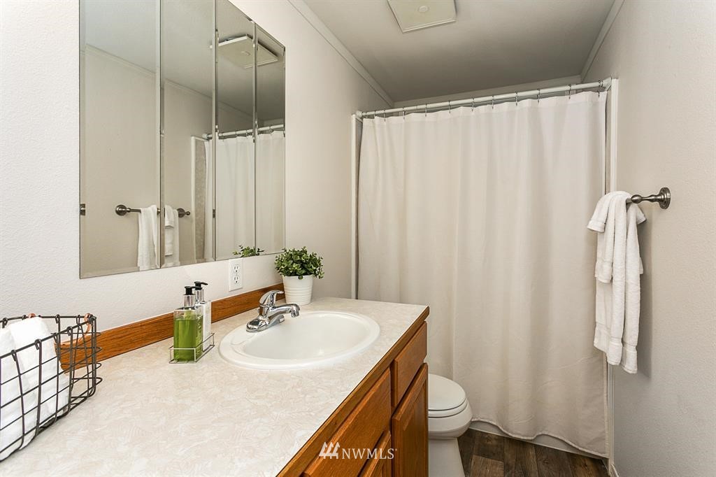 520 North Carpenter Road Snohomish, WA 98290 - Photo 16 of 25 a bathroom with a sink toilet and shower