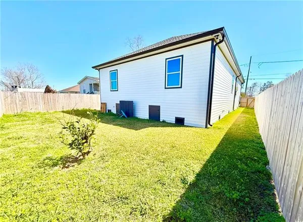 $320,000 | 2420 Maureen Lane, Meraux, LA 70075