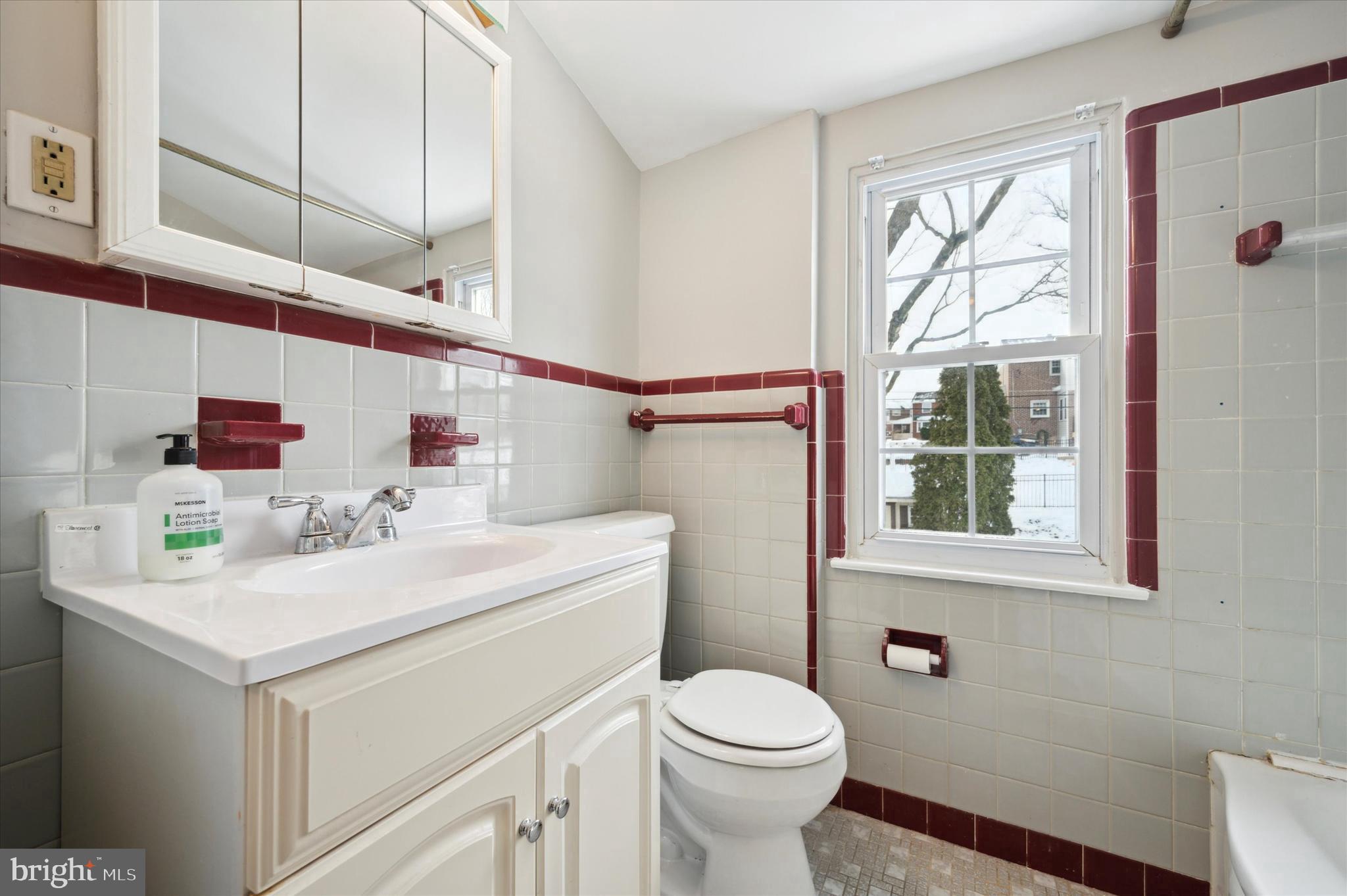 80 Rodmor Road Havertown, PA 19083 - Photo 24 of 26 Full Bath