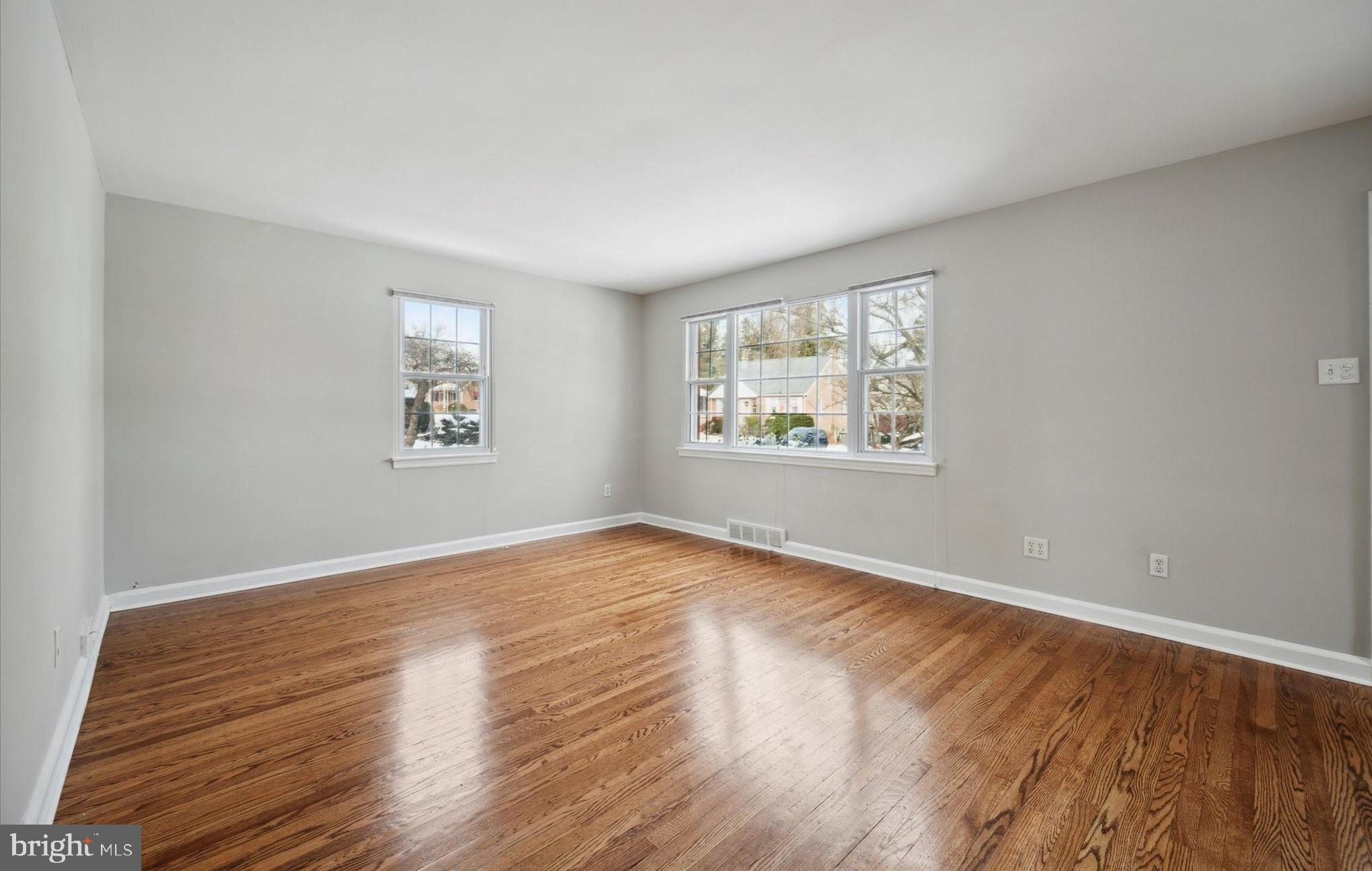 80 Rodmor Road Havertown, PA 19083 - Photo 8 of 26 Living Room