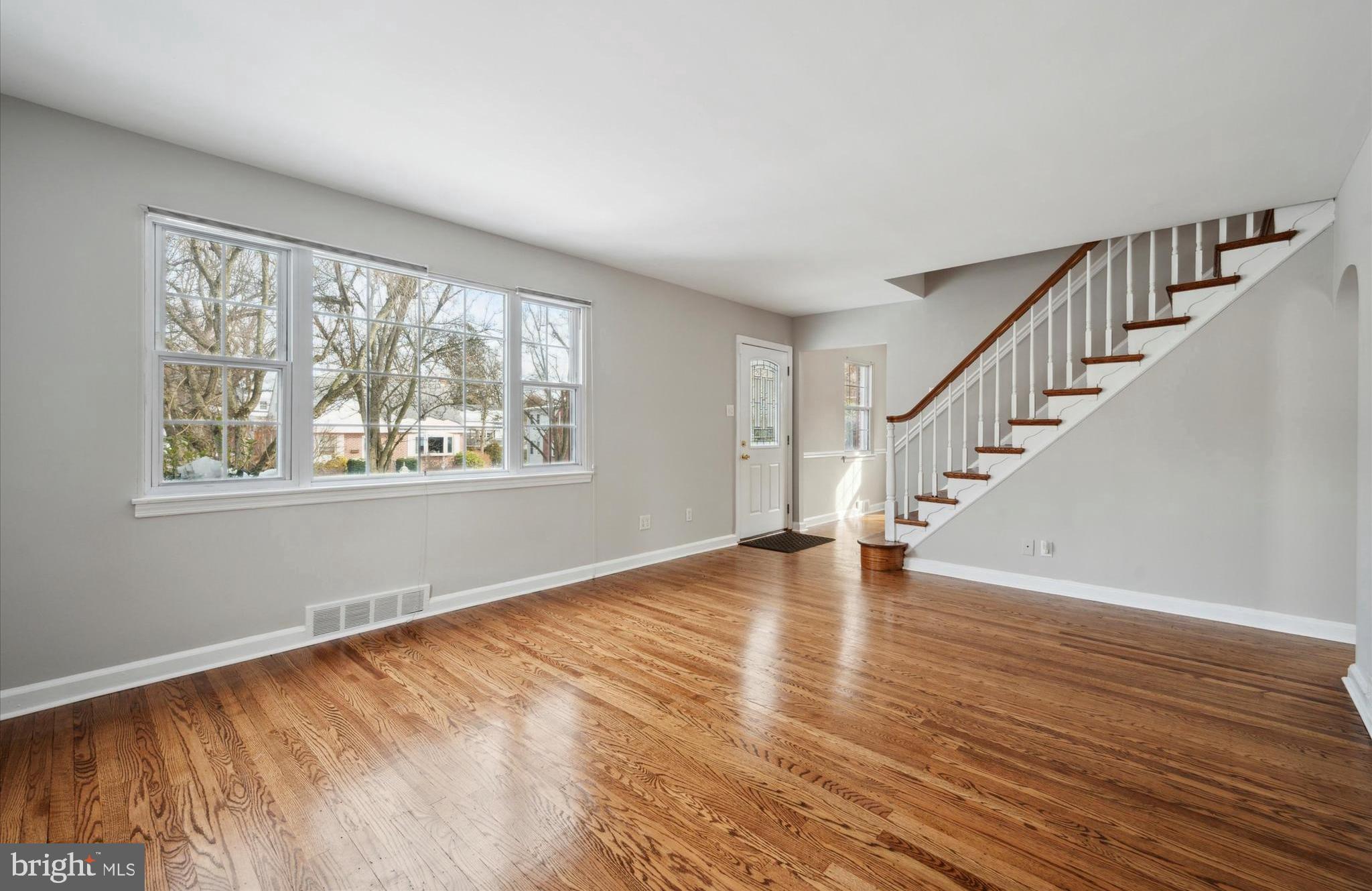 80 Rodmor Road Havertown, PA 19083 - Photo 9 of 26 Living Room
