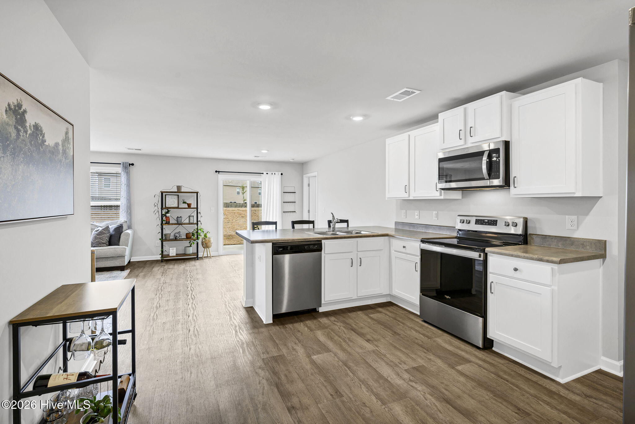 699 Buckeye Road Northeast Leland, NC 28451 - Photo 4 of 42 10-web-or-mls-Kitchen