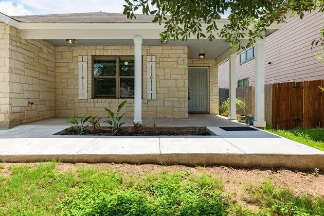 5717 Malarkey Road Del Valle, TX 78617 - Photo 2 of 17