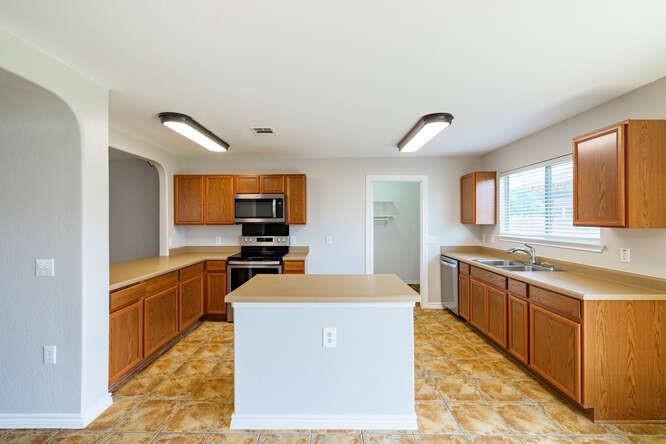 5717 Malarkey Road Del Valle, TX 78617 - Photo 7 of 17